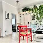 Light & Modern 3br Homestay