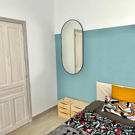 ホームステイ Light & Modern 3br *