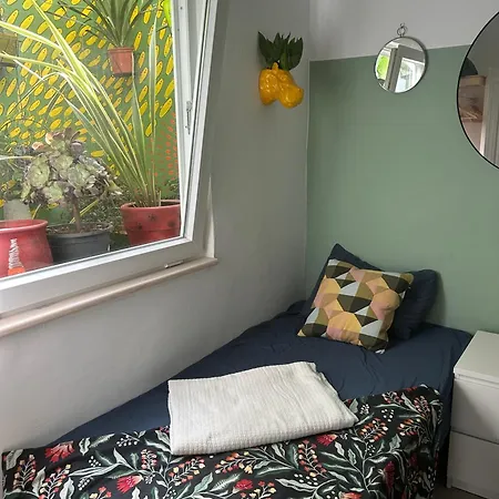 ホームステイ Light & Modern 3br