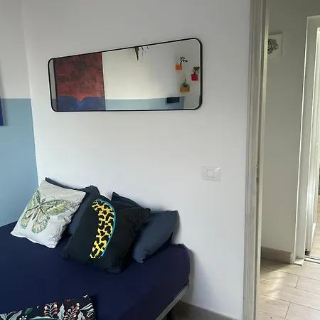 ホームステイ Light & Modern 3br